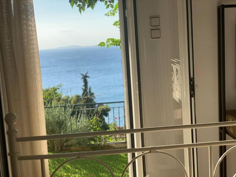 Amfiteatrico Sea View - Kalamos Attiki Apartment Markopoulon Oropou Bagian luar foto